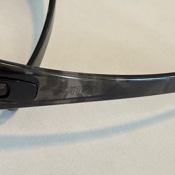 RARE - NIB - OAKLEY Antix - Black Tortoise w/Black Iridium - Picture 3 of 6